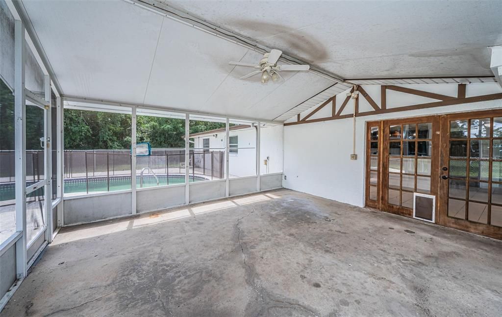 Florida Room/Pool/Lanai