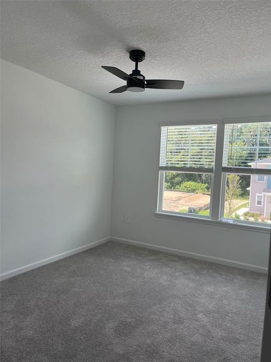 For Rent: $1,900 (3 beds, 2 baths, 1708 Square Feet)