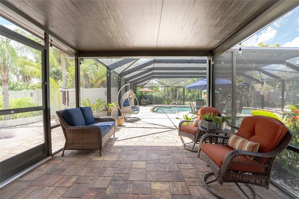 Entrance to pool/lanai