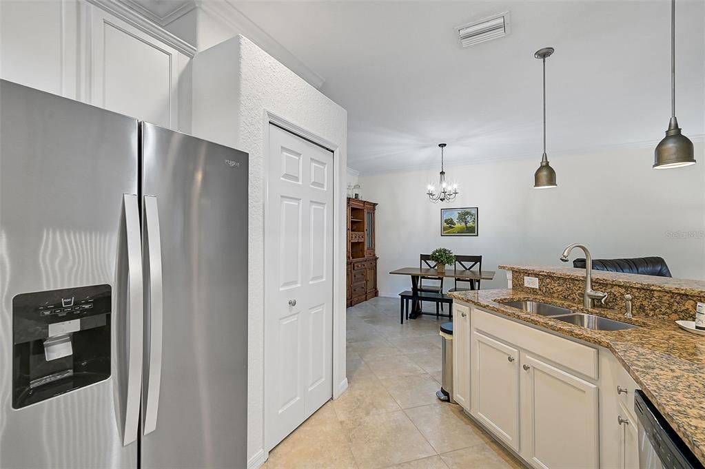 For Sale: $425,000 (2 beds, 2 baths, 1545 Square Feet)