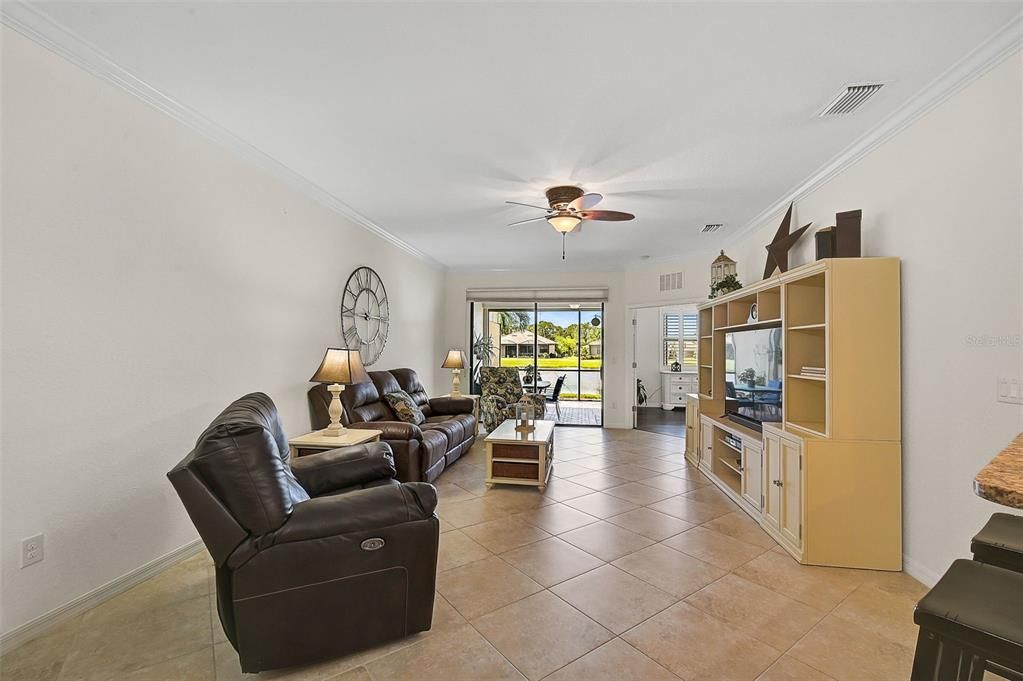 For Sale: $425,000 (2 beds, 2 baths, 1545 Square Feet)