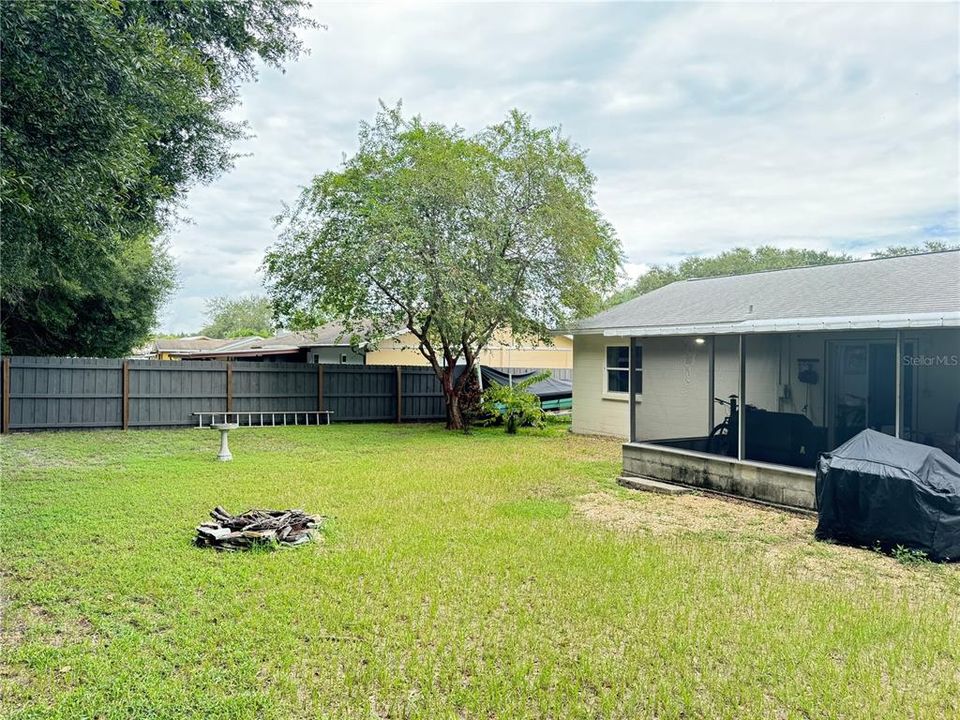 For Sale: $279,900 (3 beds, 2 baths, 1297 Square Feet)