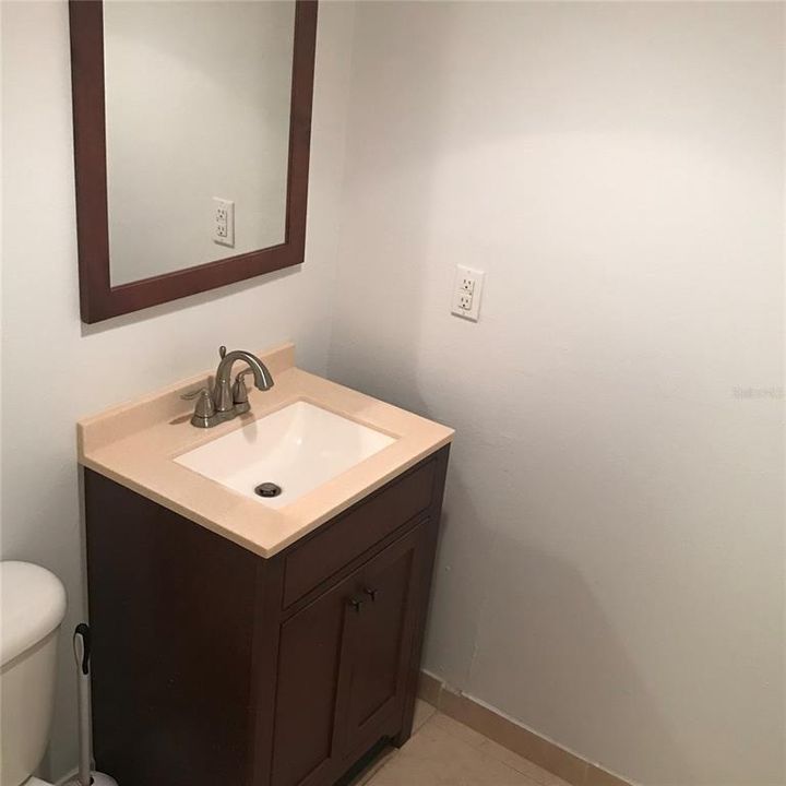 For Rent: $1,500 (2 beds, 1 baths, 825 Square Feet)