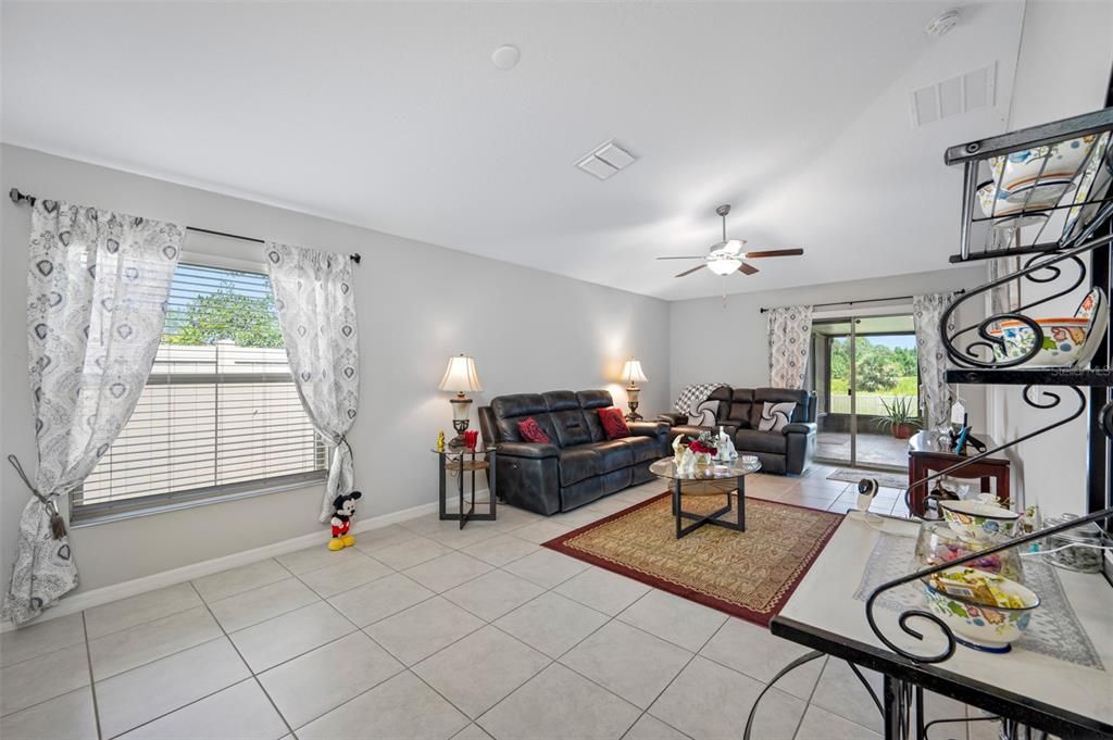 For Sale: $338,500 (3 beds, 2 baths, 1451 Square Feet)