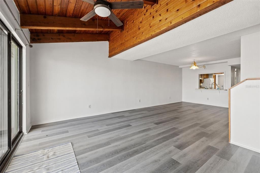 For Sale: $449,000 (2 beds, 2 baths, 1390 Square Feet)