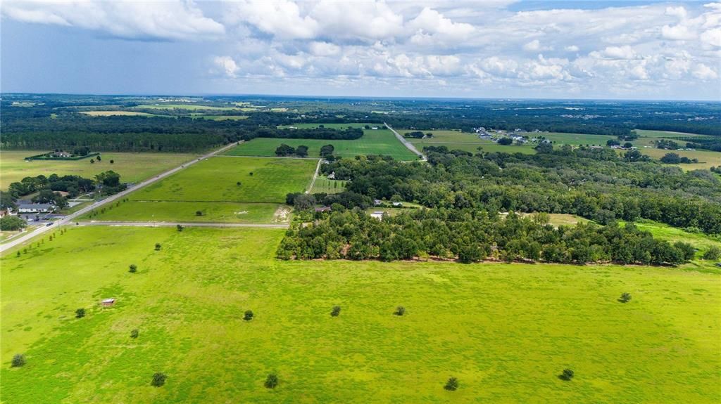 На продажу: $185,000 (1.04 acres)