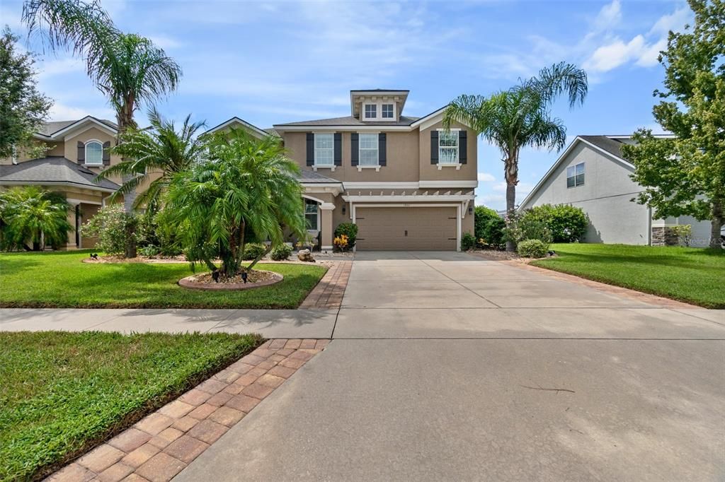 Paver Line Driveway to 2 Car Garage