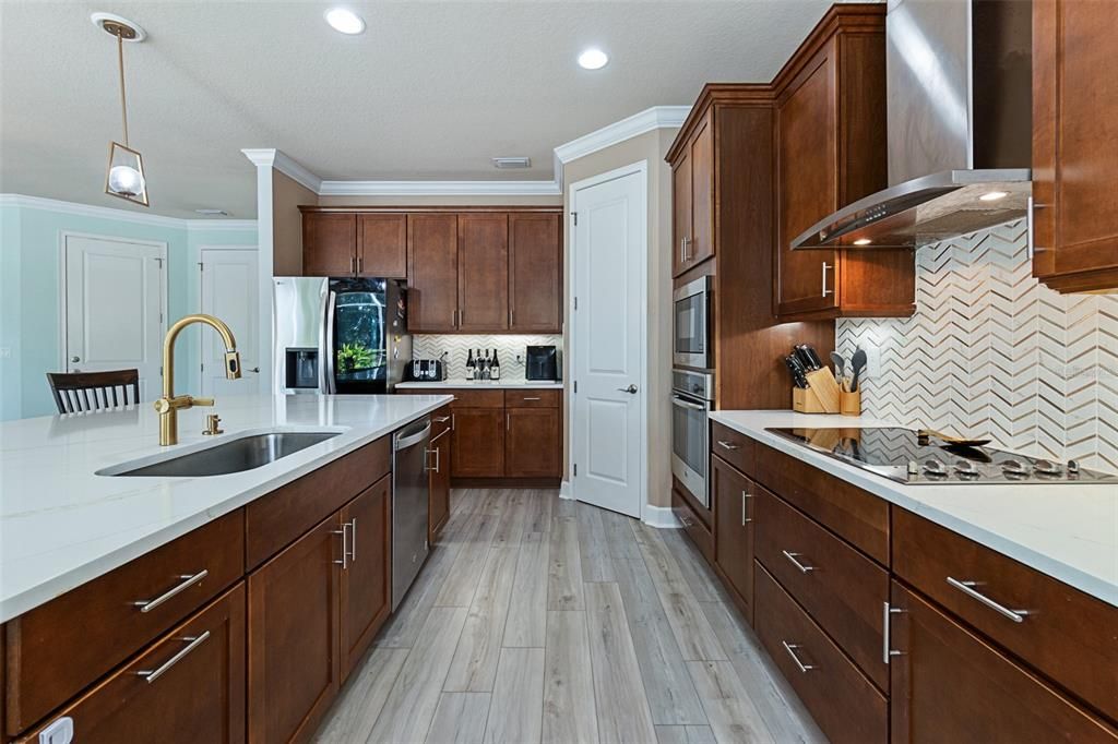 Quartz Countertops w/Tile Backsplash