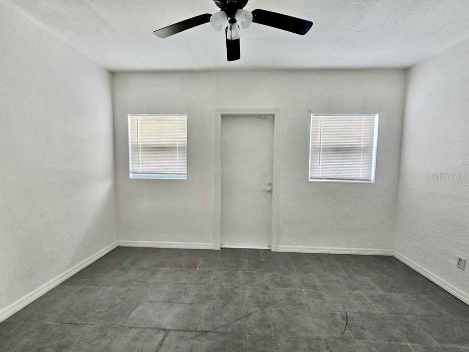 For Rent: $2,000 (3 beds, 2 baths, 1720 Square Feet)