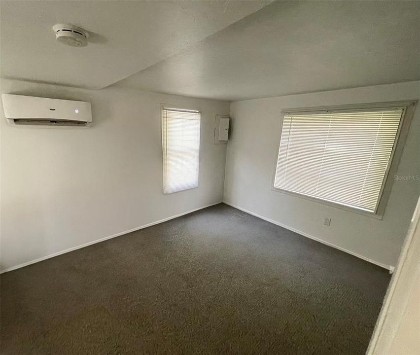 For Rent: $2,150 (2 beds, 1 baths, 800 Square Feet)