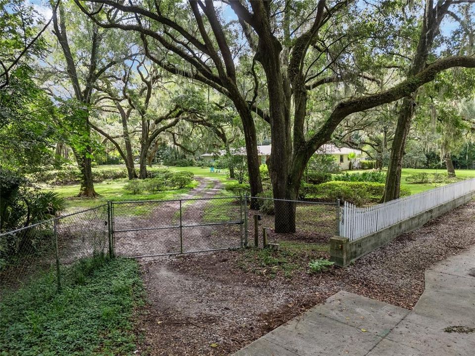 For Sale: $799,000 (4 beds, 3 baths, 3786 Square Feet)