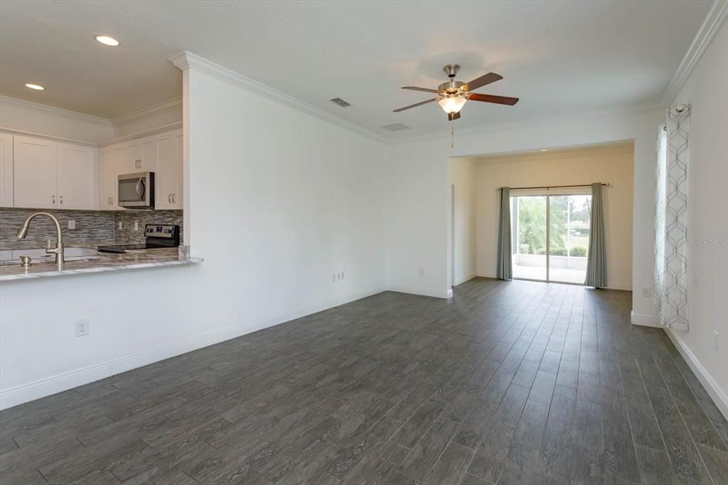 For Sale: $280,000 (2 beds, 2 baths, 1306 Square Feet)