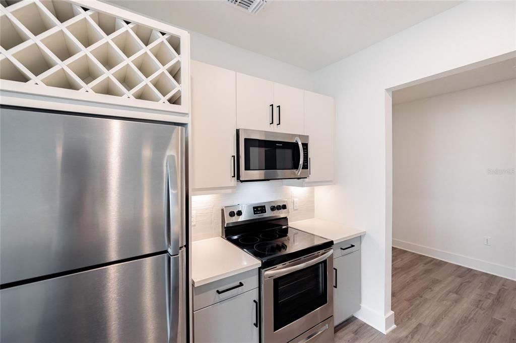 For Rent: $2,397 (1 beds, 1 baths, 1069 Square Feet)