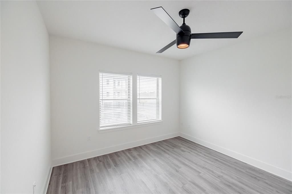 For Rent: $2,434 (1 beds, 1 baths, 1069 Square Feet)