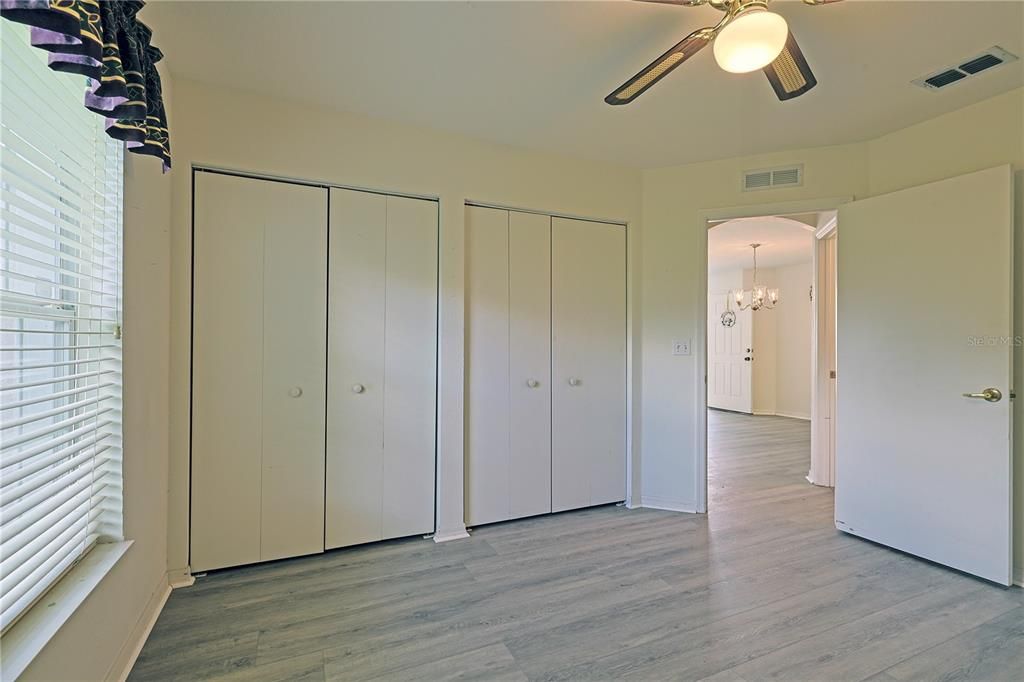 For Sale: $249,000 (2 beds, 2 baths, 1289 Square Feet)