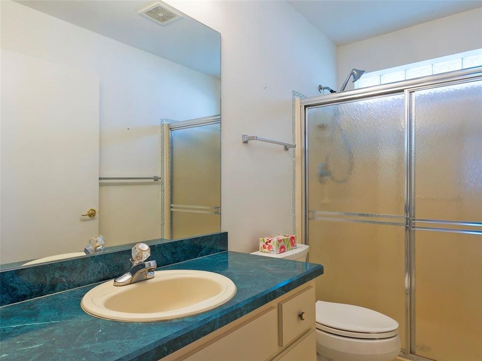 For Sale: $249,000 (2 beds, 2 baths, 1289 Square Feet)