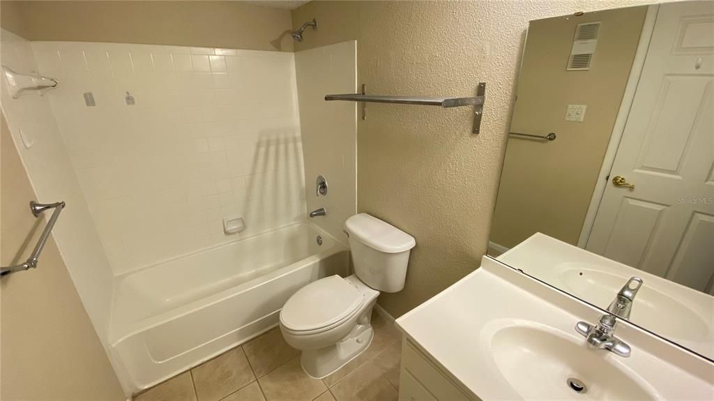 For Rent: $1,250 (1 beds, 1 baths, 645 Square Feet)