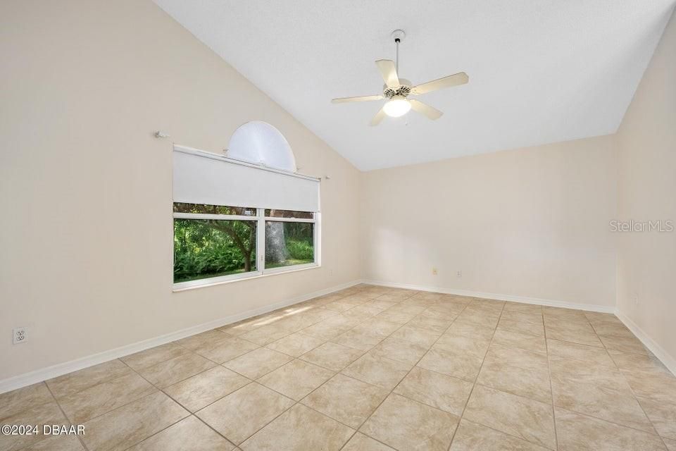 For Sale: $349,900 (3 beds, 2 baths, 1839 Square Feet)