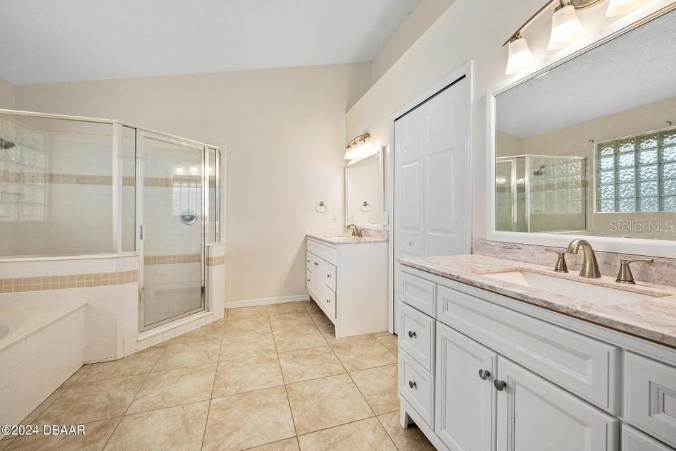 For Sale: $349,900 (3 beds, 2 baths, 1839 Square Feet)