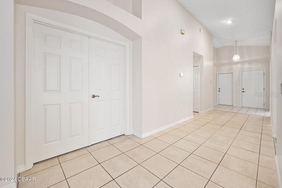 For Sale: $349,900 (3 beds, 2 baths, 1839 Square Feet)