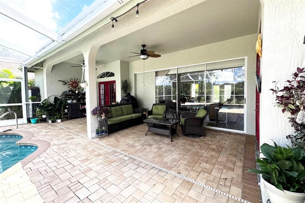 Covered lanai, pool area