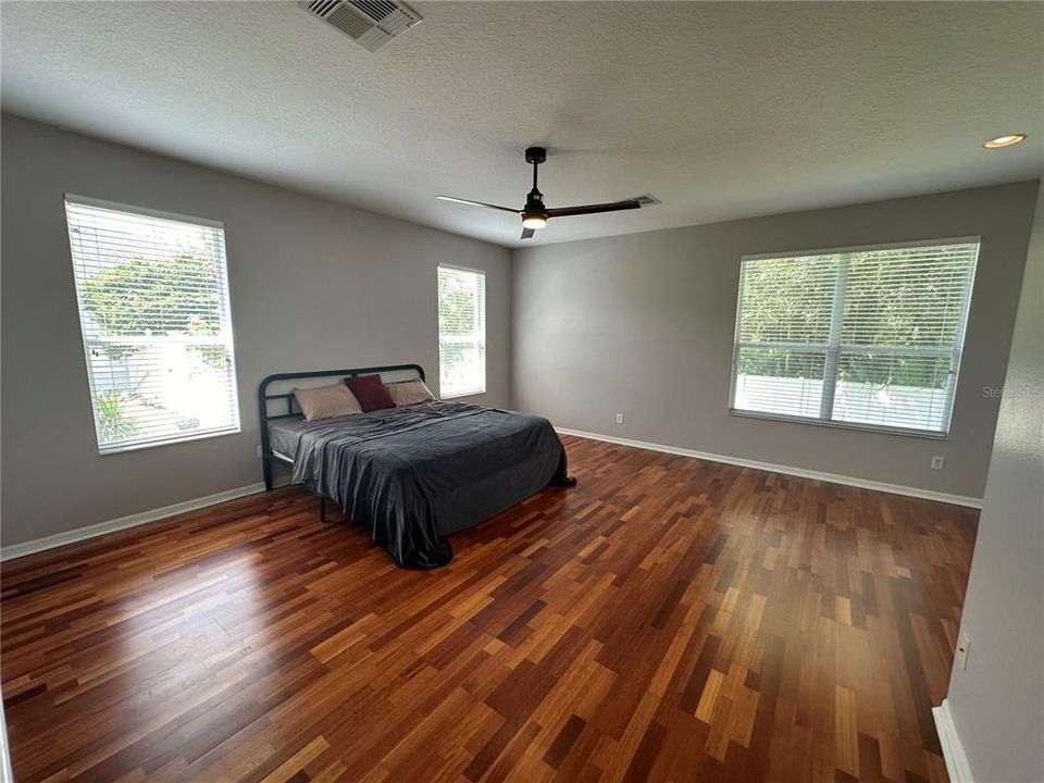 For Rent: $3,040 (4 beds, 3 baths, 2679 Square Feet)