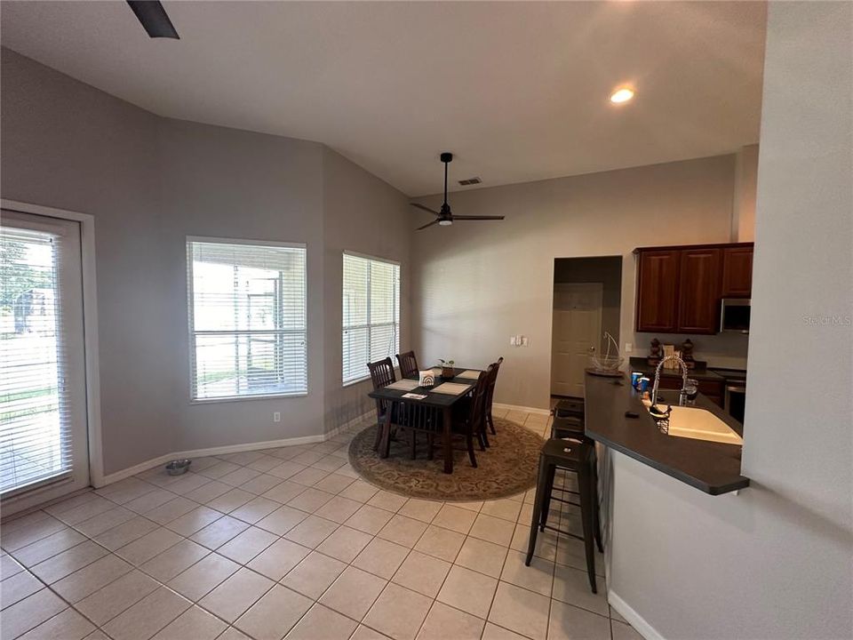 For Rent: $3,040 (4 beds, 3 baths, 2679 Square Feet)