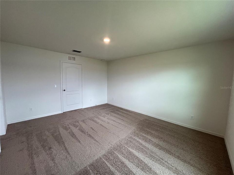 For Rent: $2,200 (3 beds, 2 baths, 1731 Square Feet)