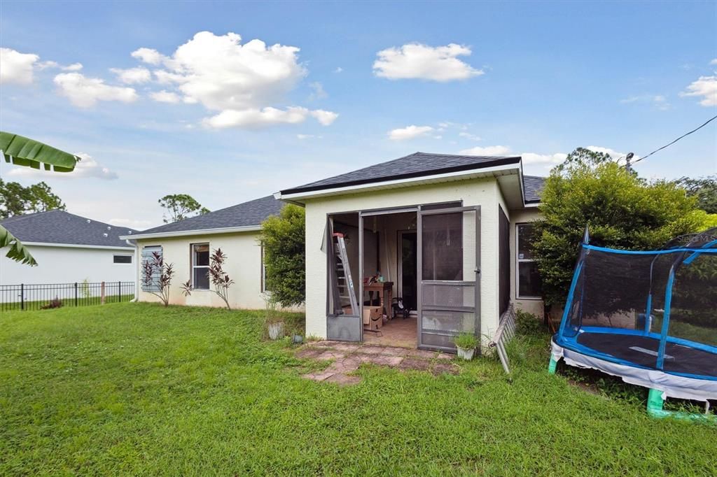 For Sale: $330,000 (3 beds, 2 baths, 1703 Square Feet)