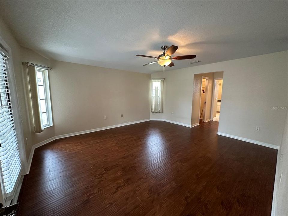 Master bedroom - looking from the entrance