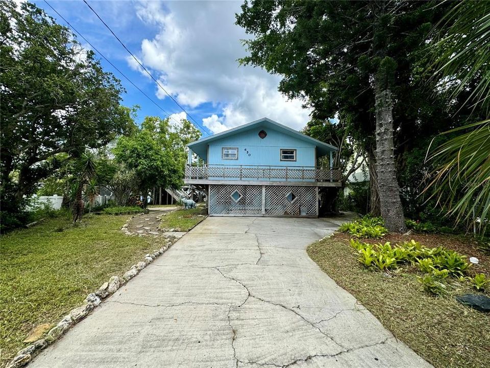 For Sale: $700,000 (3 beds, 2 baths, 1225 Square Feet)