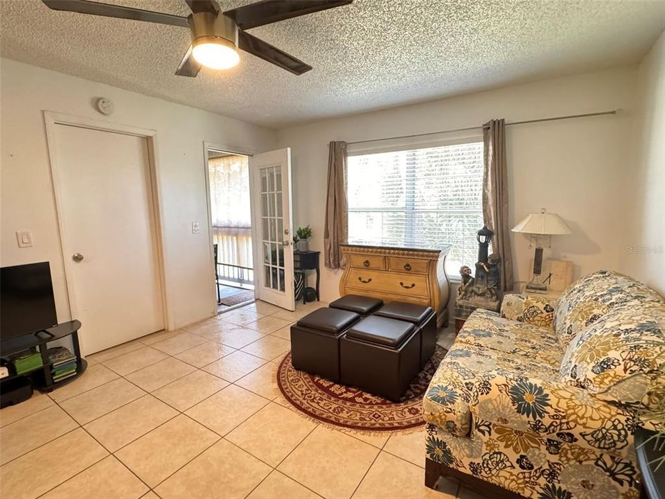 For Sale: $145,000 (2 beds, 2 baths, 885 Square Feet)