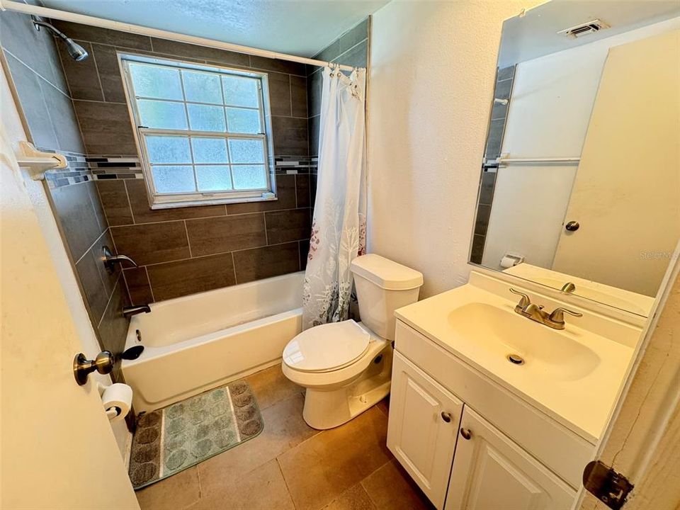 For Sale: $145,000 (2 beds, 2 baths, 885 Square Feet)