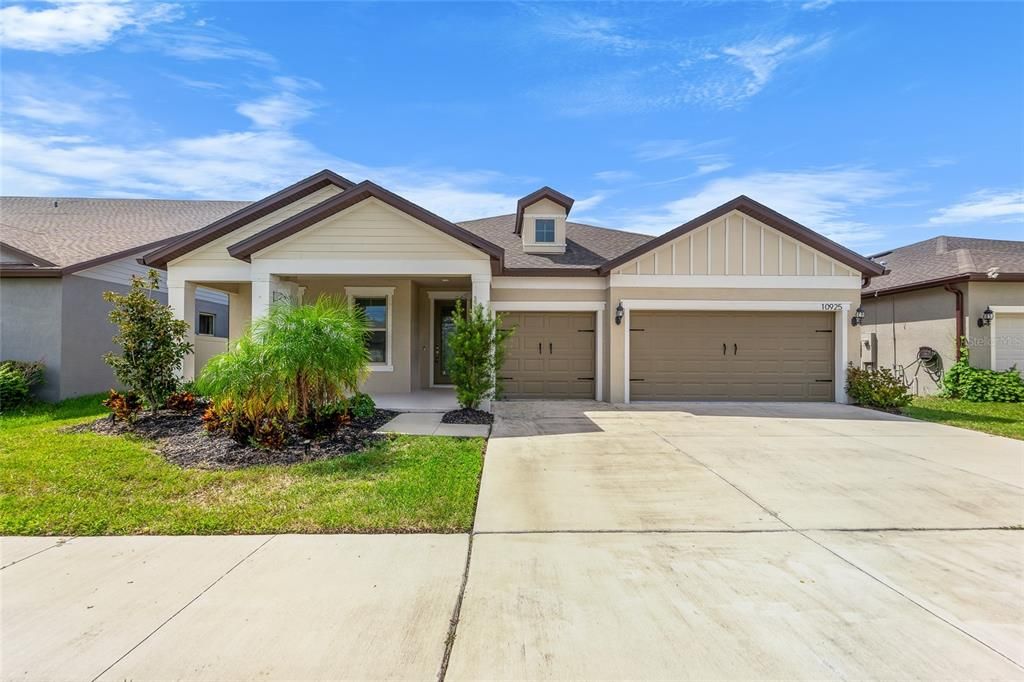 Active With Contract: $3,000 (4 beds, 2 baths, 2484 Square Feet)