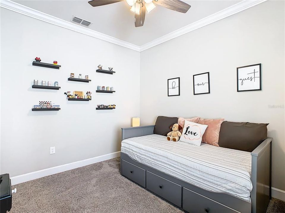 For Sale: $378,400 (2 beds, 2 baths, 1703 Square Feet)