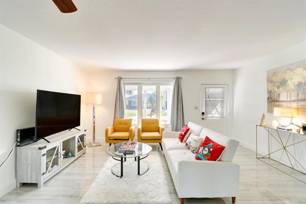 Active With Contract: $499,900 (4 beds, 2 baths, 1664 Square Feet)