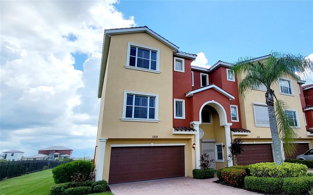 Active With Contract: $4,500 (3 beds, 4 baths, 2848 Square Feet)