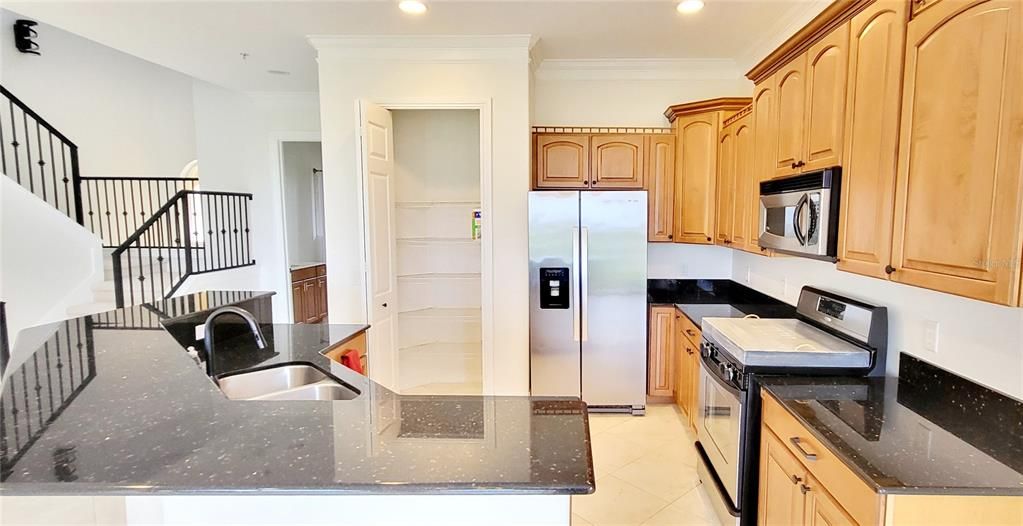 Active With Contract: $4,500 (3 beds, 4 baths, 2848 Square Feet)