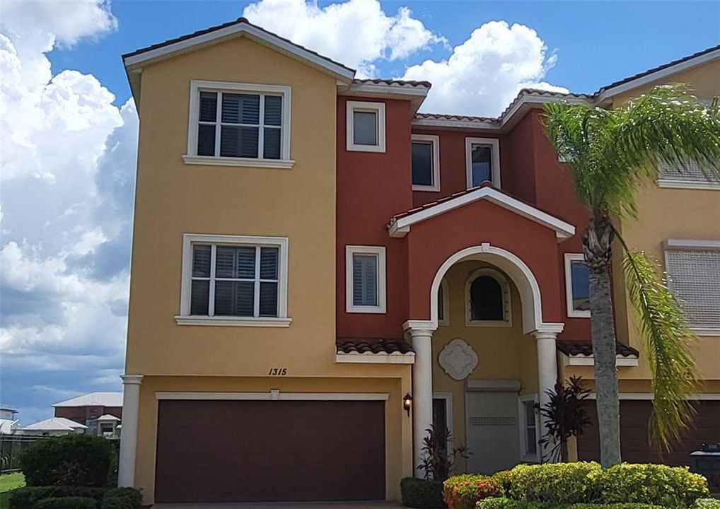 Active With Contract: $4,500 (3 beds, 4 baths, 2848 Square Feet)