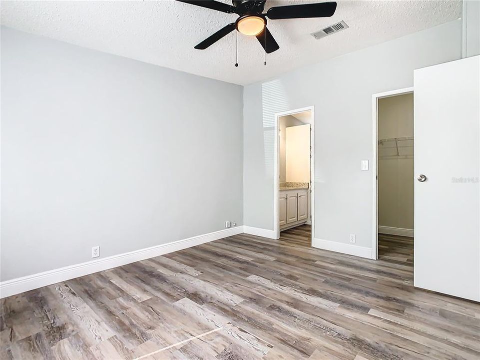 For Sale: $265,000 (3 beds, 2 baths, 1080 Square Feet)