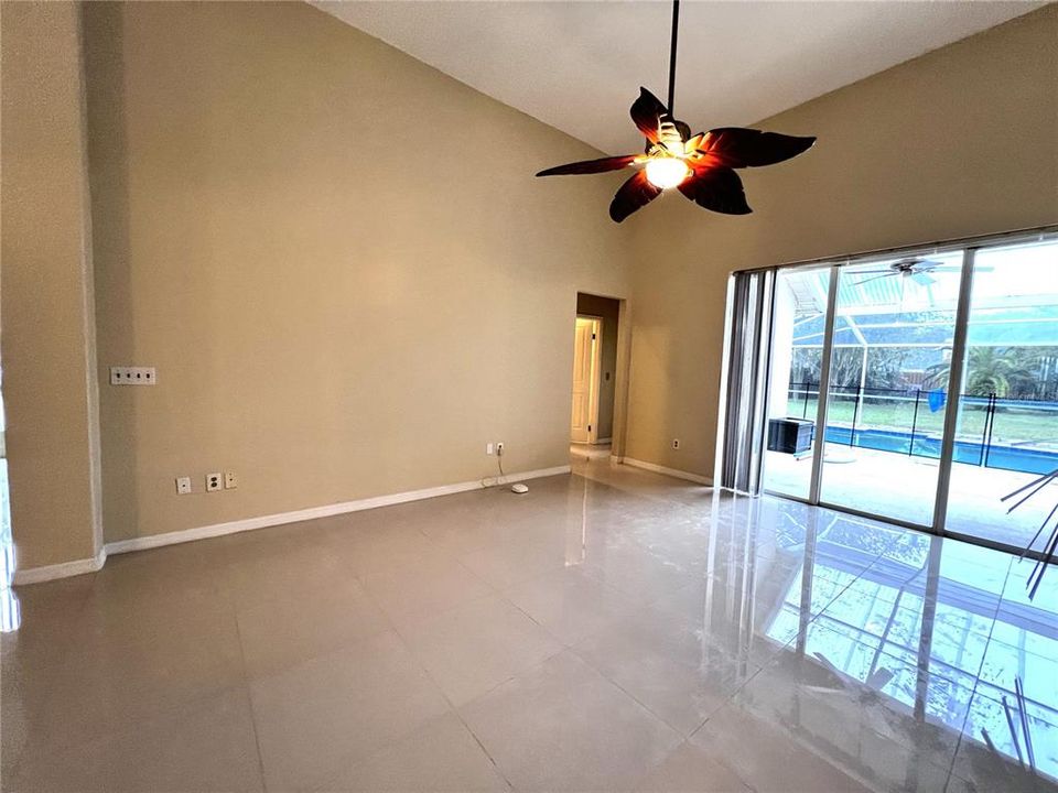 For Rent: $2,800 (3 beds, 2 baths, 2256 Square Feet)