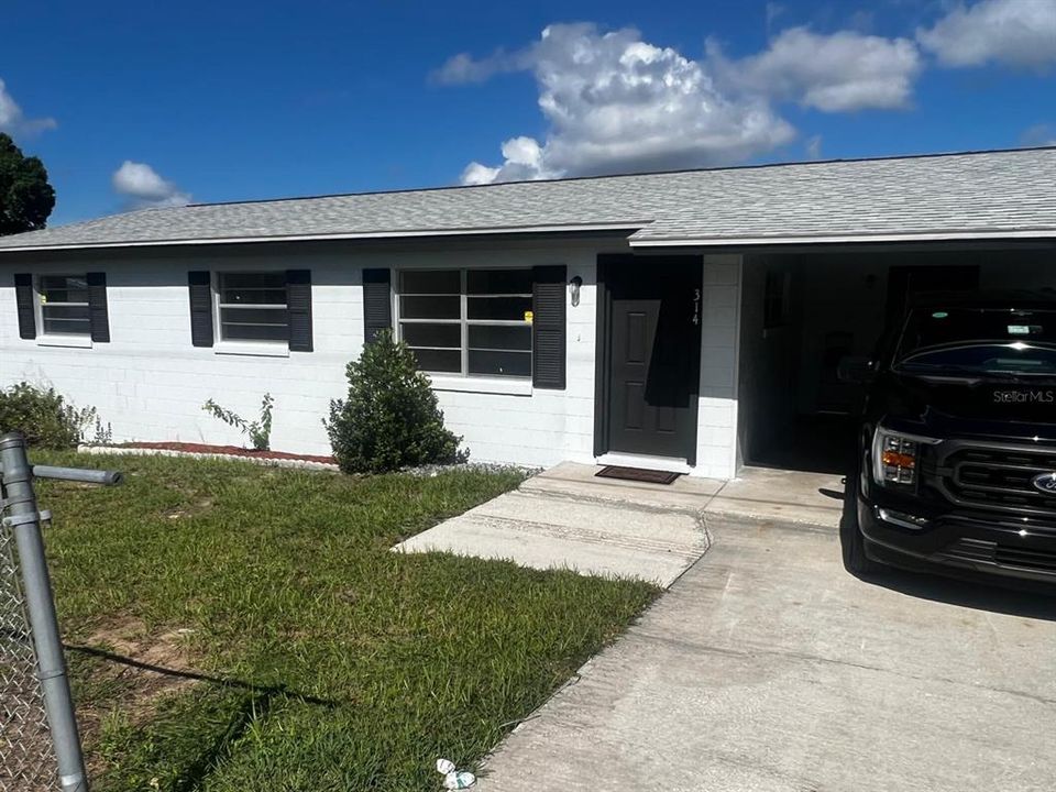 Active With Contract: $1,750 (3 beds, 1 baths, 1000 Square Feet)