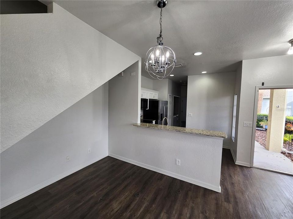 For Sale: $290,000 (3 beds, 3 baths, 1539 Square Feet)