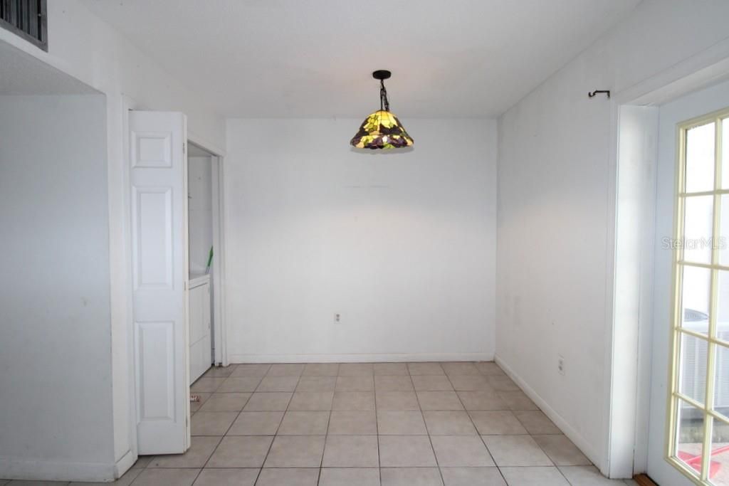 For Rent: $1,500 (2 beds, 1 baths, 1260 Square Feet)