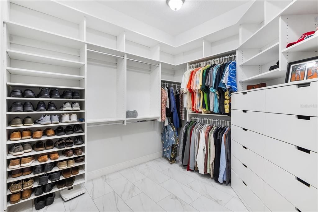 WHAT A CLOSET!!