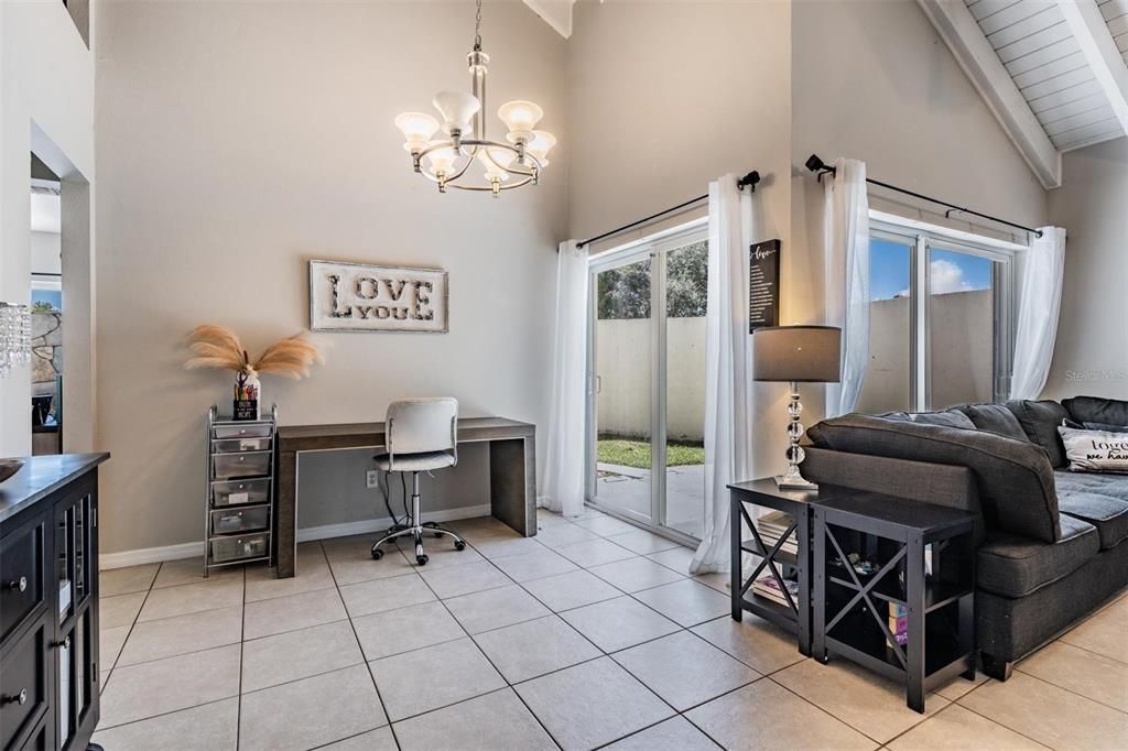 Active With Contract: $315,000 (3 beds, 2 baths, 1405 Square Feet)