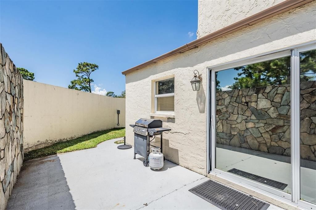 Active With Contract: $315,000 (3 beds, 2 baths, 1405 Square Feet)