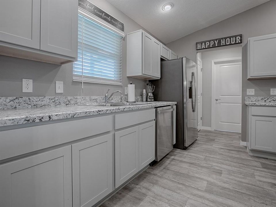 For Sale: $369,900 (2 beds, 2 baths, 1262 Square Feet)