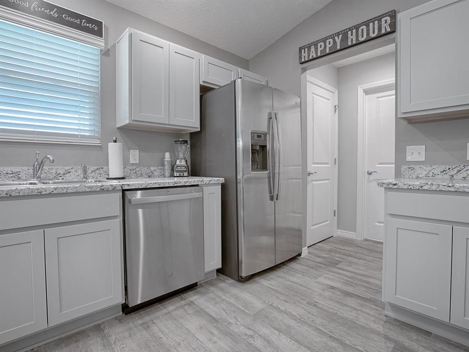 For Sale: $369,900 (2 beds, 2 baths, 1262 Square Feet)