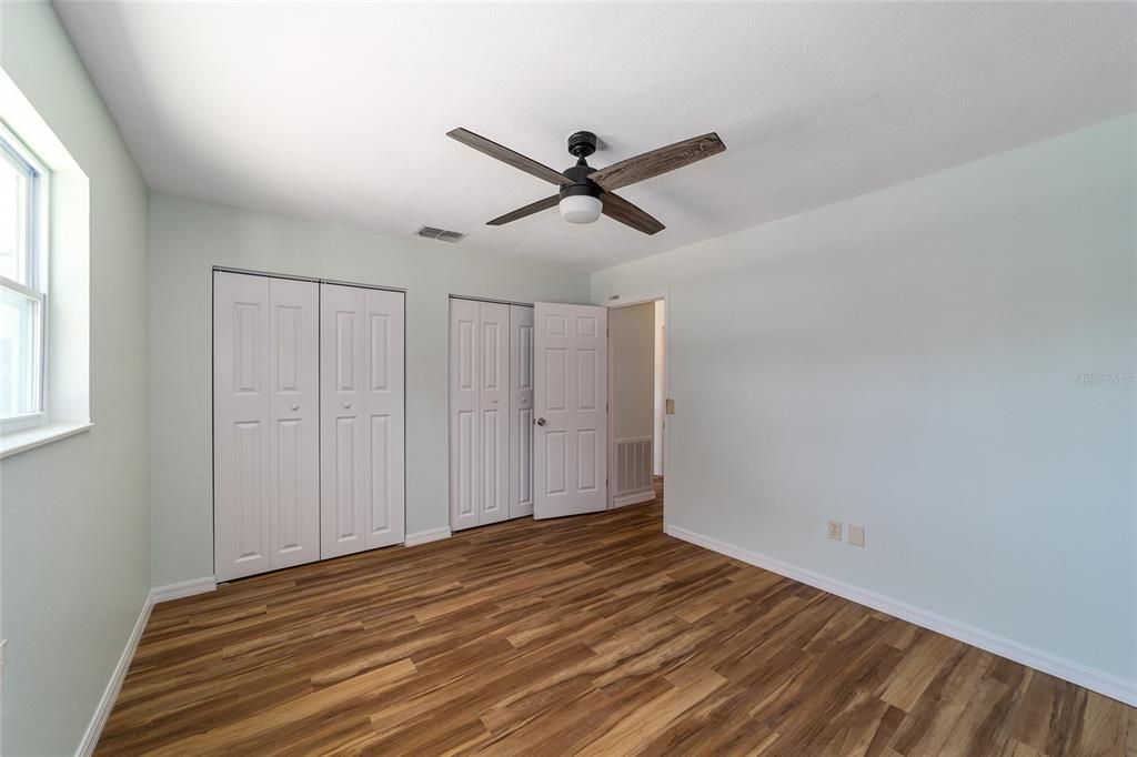 For Sale: $304,900 (3 beds, 2 baths, 1300 Square Feet)